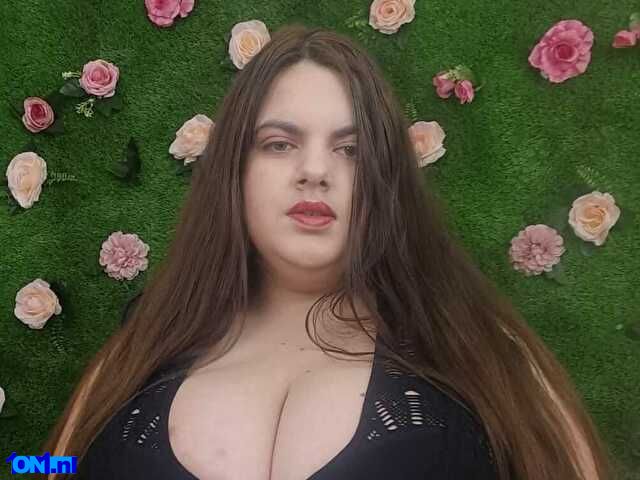 HugeTitties preview 3