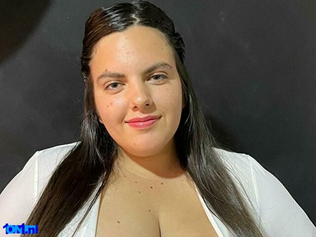 HugeTitties preview 1