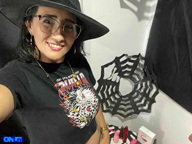 LucyyNaugthy foto 24