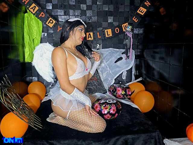 SachaEvansTs preview 3