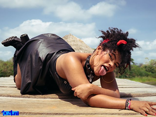 samantablack foto 39